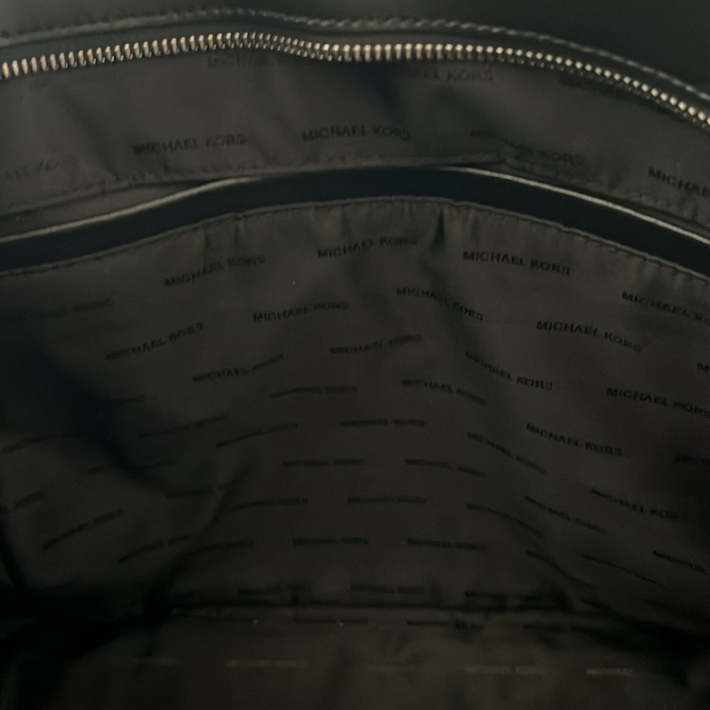Michael Kors Whitney Pebbled tote - Picture 14 of 14